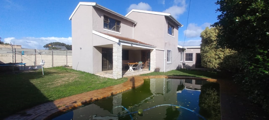 5 Bedroom Property for Sale in Wetton Western Cape